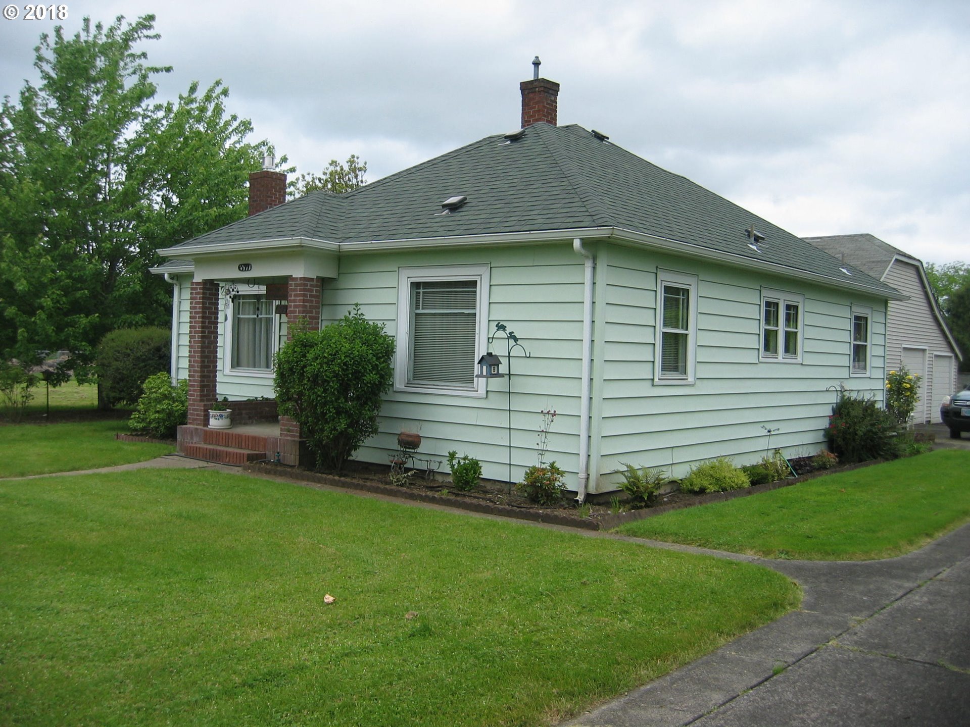 599 River Loop 2 Eugene, OR 97404 - Photo 2 of 22