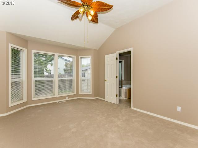 2037 Northeast Gertz Road Portland, OR 97211 - Photo 9 of 16 Gallery Image 9