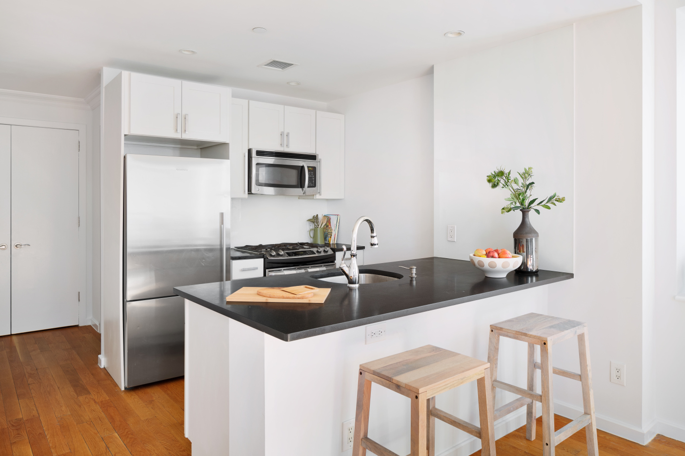 82 Irving Place, Unit 7B Brooklyn, NY 11238 - Photo 5 of 10