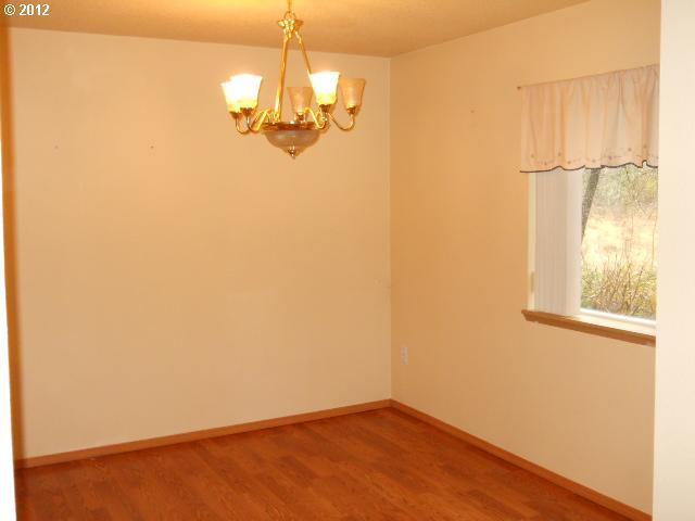 10660 Southwest Davies Road Beaverton, OR 97008 - Photo 7 of 11 Gallery Image 7