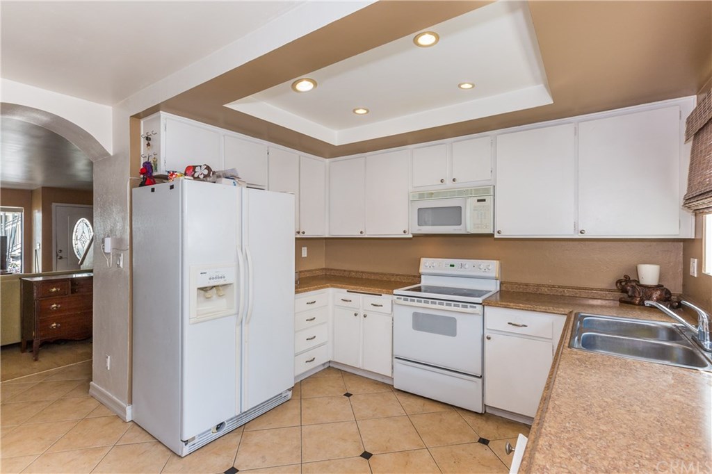 3414 Del Este Way Oceanside, CA 92056 - Photo 3 of 23