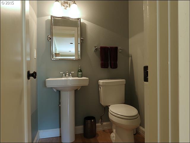 5331 Southwest Santa Monica Court Portland, OR 97221 - Photo 14 of 16