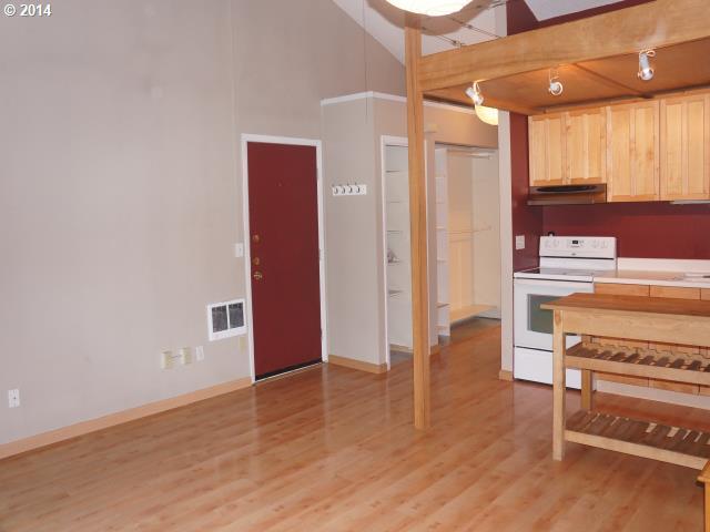 7548 Southwest Barnes Road, Unit B Portland, OR 97225 - Photo 14 of 14 Gallery Image 14