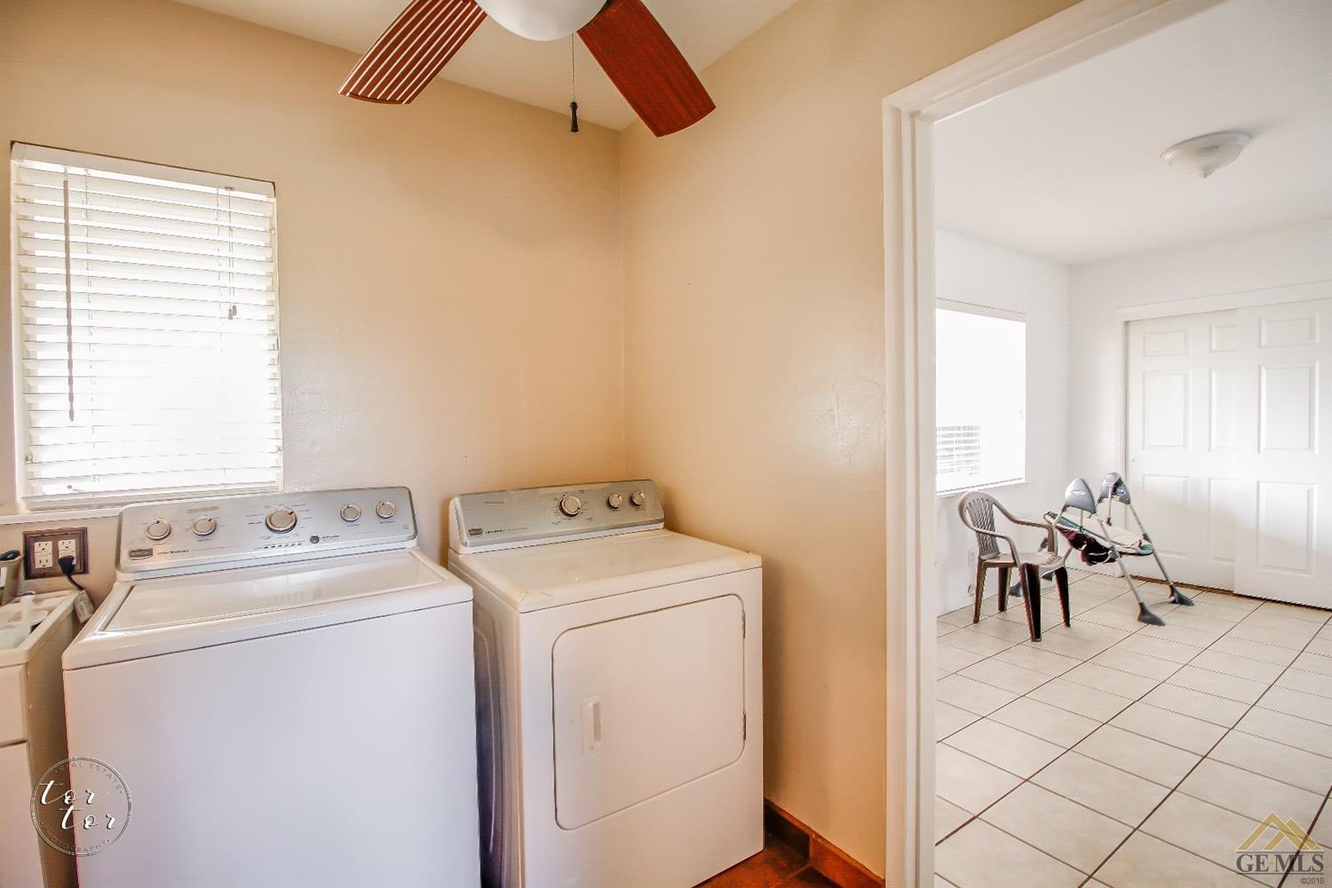 2108 Fairfax Road Bakersfield, CA 93306 - Photo 23 of 29 LAUNDRY ROOM