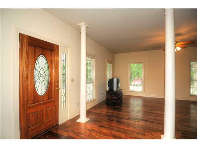 195 Elm Road Somerville, TN 38068 - Photo 3 of 18 Entrance