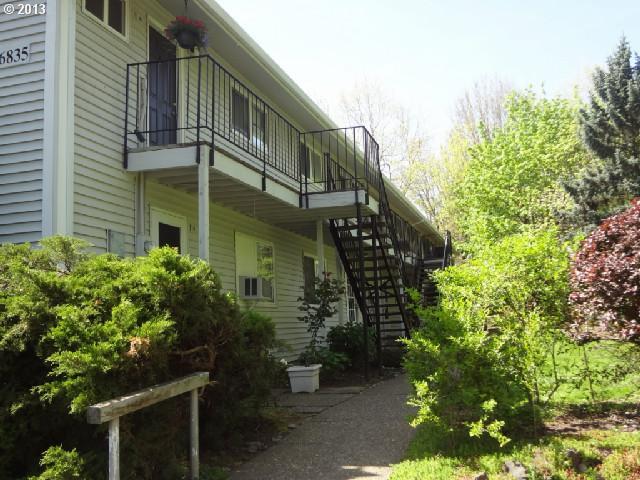 6835 Southwest Capitol Hill Road, Unit 38 Portland, OR 97219 - Photo 10 of 14 Gallery Image 10