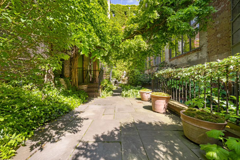 23 Perry Street Manhattan, NY 10014 - Photo 24 of 28