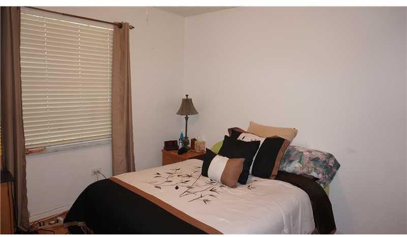 Silver Lakes Pembroke Pines, FL 33029 - Photo 15 of 19