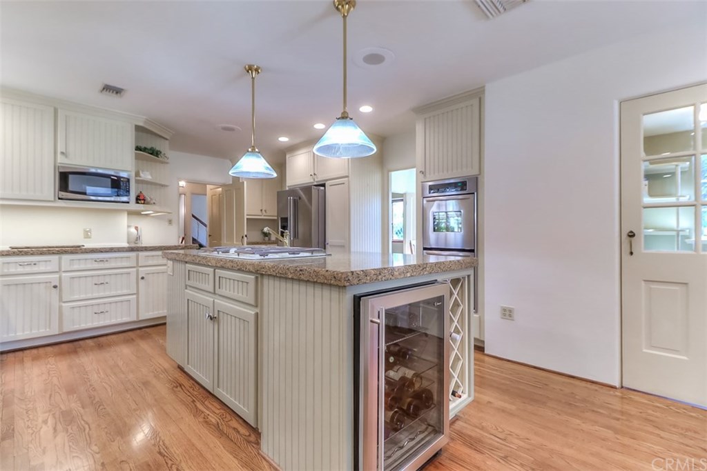 975 Hillcrest Drive Upland, CA 91784 - Photo 16 of 65