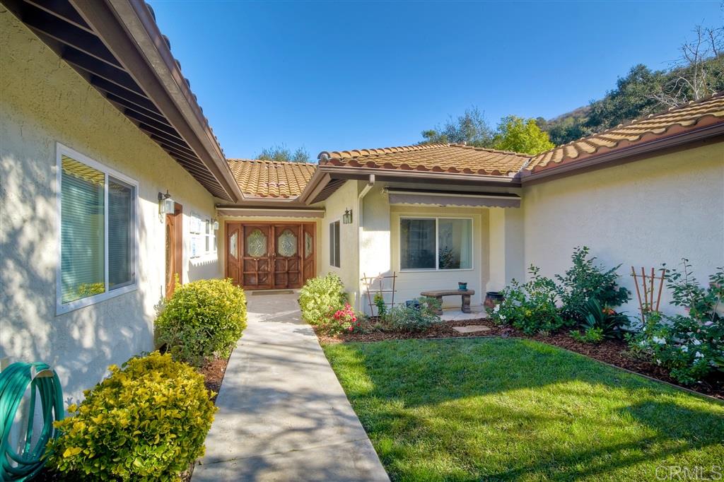 4013 Pala Mesa Oaks Drive Fallbrook, CA 92028 - Photo 2 of 25