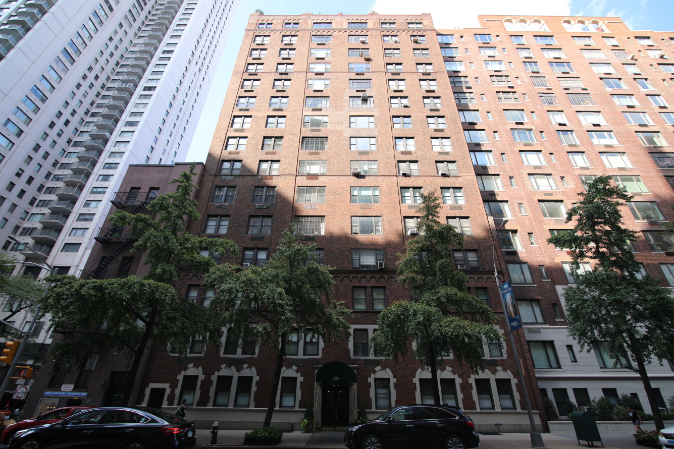 325 E 57th St, Manhattan, NY 10022 - Photo 1 of 3