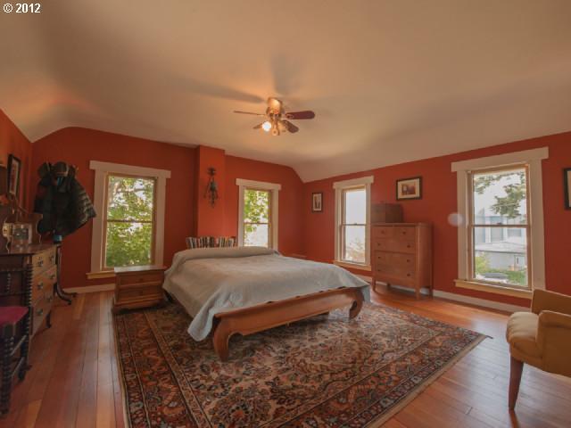 35 3rd Street Fairview, OR 97024 - Photo 8 of 16 Gallery Image 8