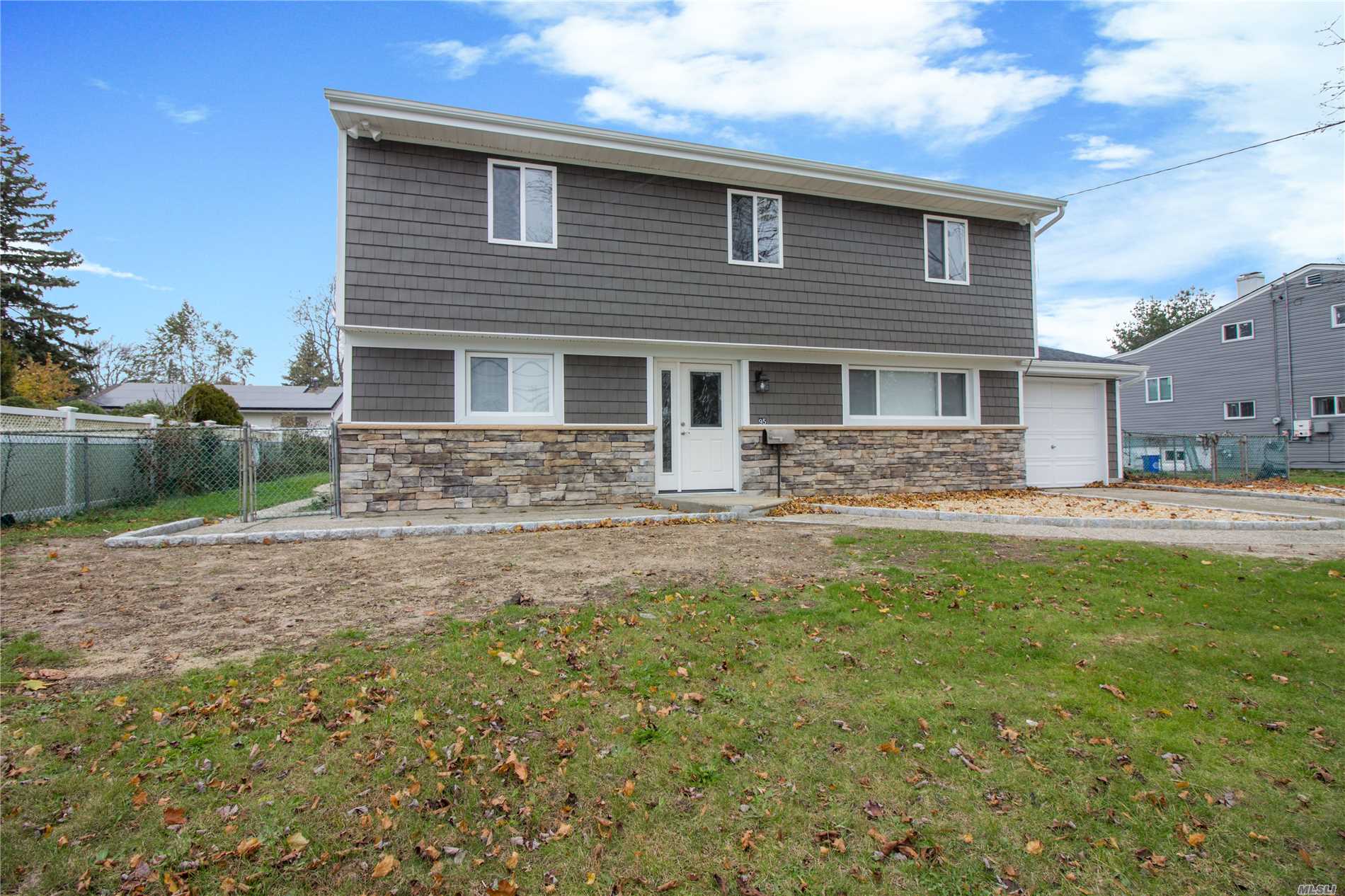 95 Weeks Road North Babylon, NY 11703 - Photo 1 of 20 Gallery Image 1