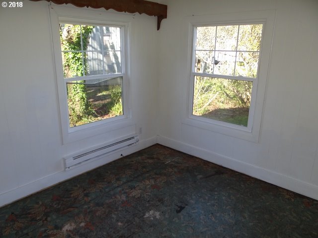 760 Elm Avenue Reedsport, OR 97467 - Photo 9 of 24