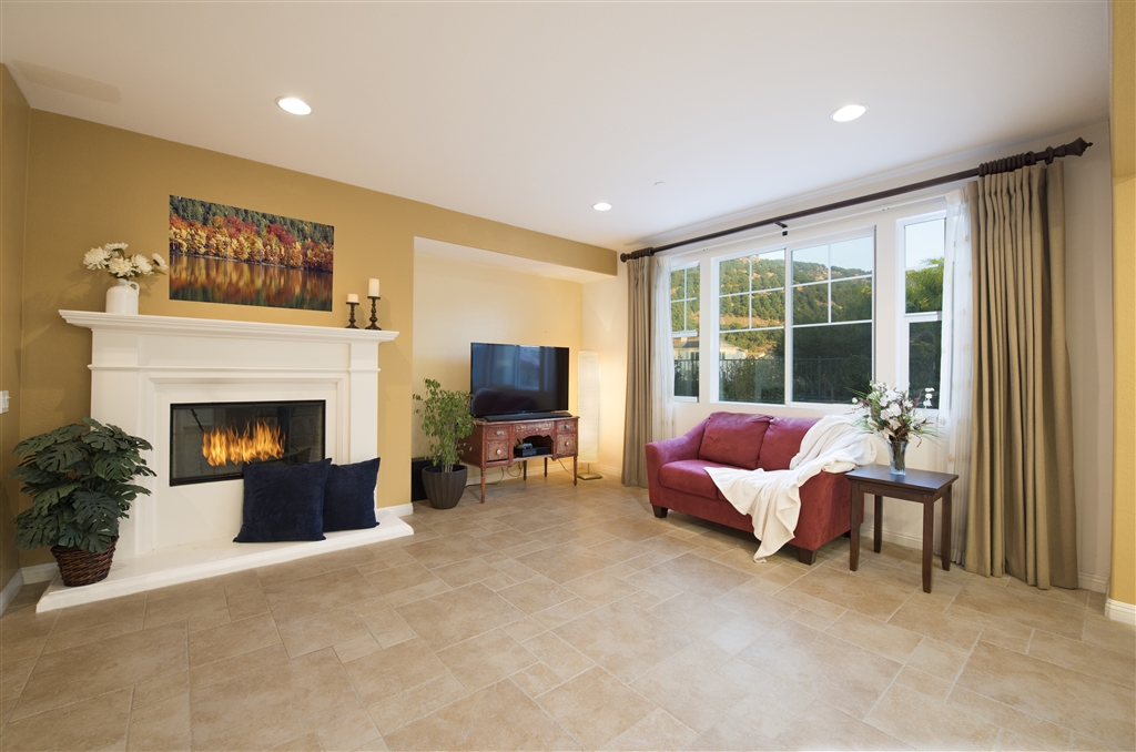 3816 Lake Shore Street Fallbrook, CA 92028 - Photo 3 of 23 Gallery Image 3