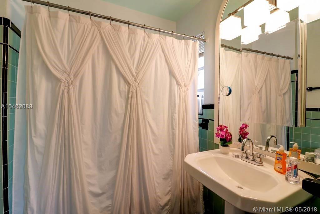 5565 La Gorce Drive Miami Beach, FL 33140 - Photo 19 of 30