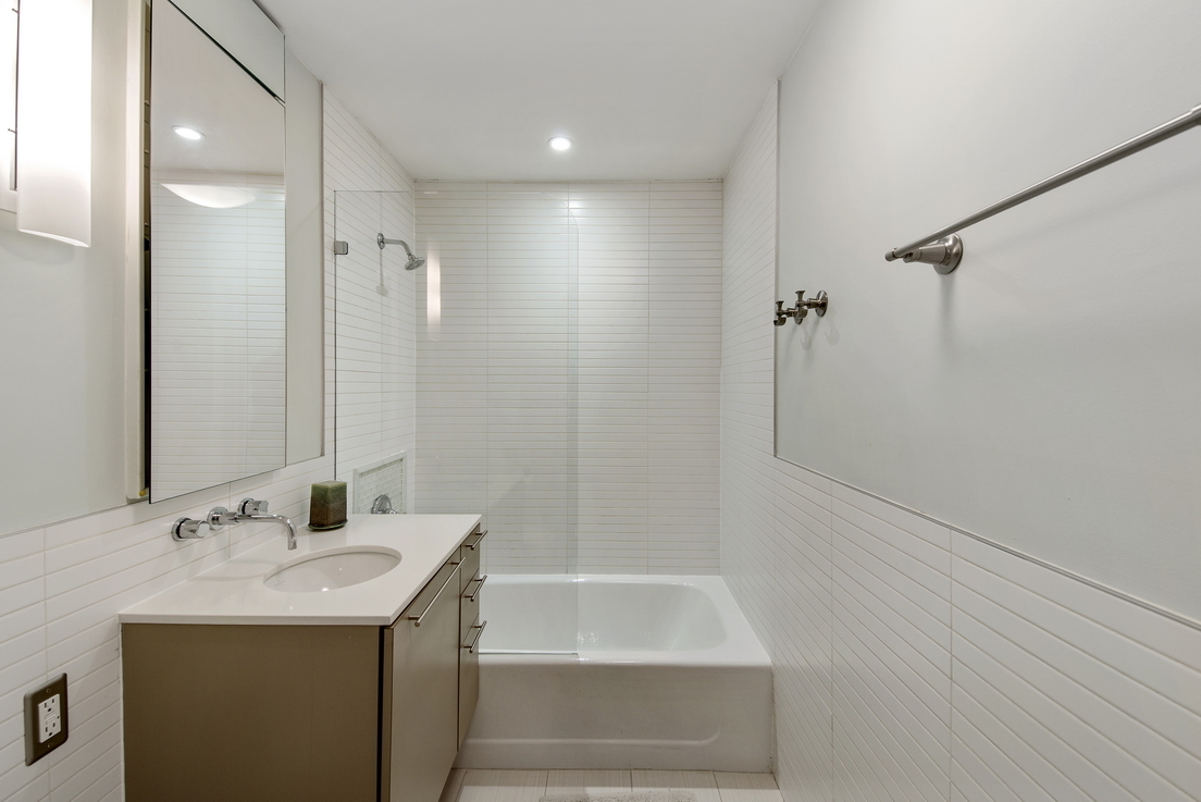 350 West 23rd Street, Unit 2B Manhattan, NY 10011 - Photo 9 of 10