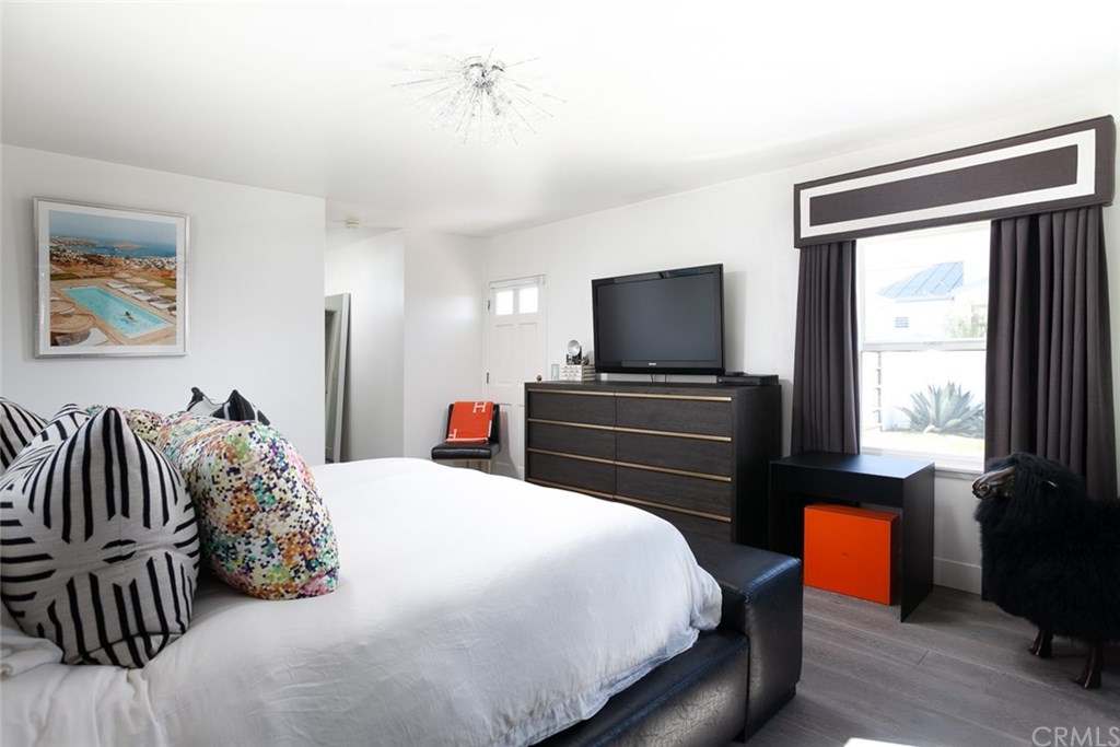 433 Broadway Costa Mesa, CA 92627 - Photo 11 of 16