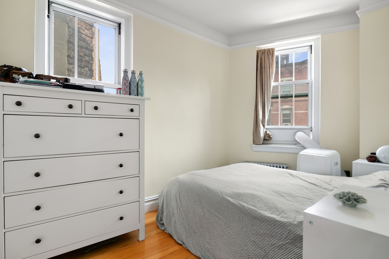 1 Jane Street, Unit 4G Manhattan, NY 10014 - Photo 3 of 6