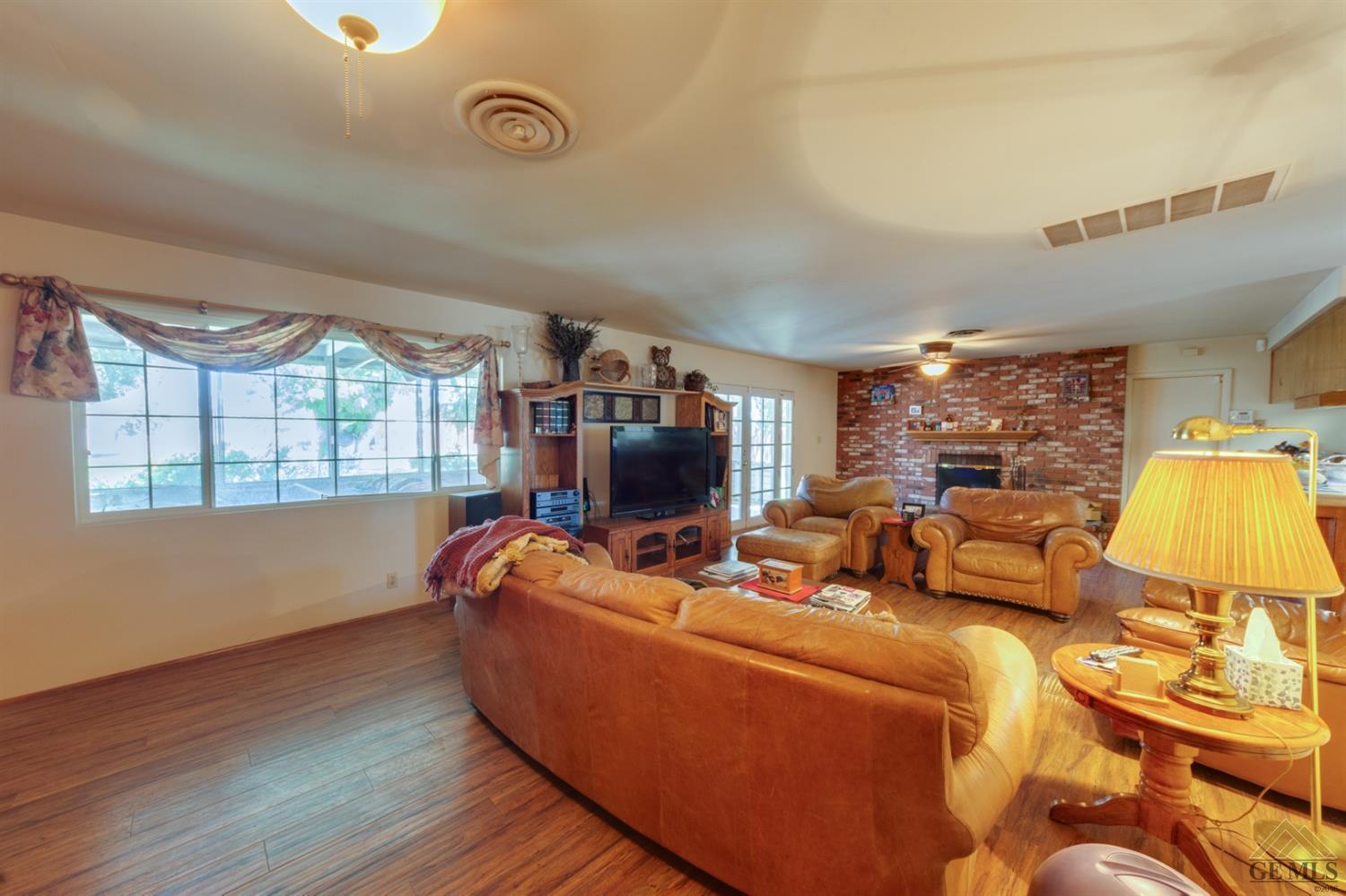 320 Renfro Road Bakersfield, CA 93314 - Photo 14 of 25 Gallery Image 14