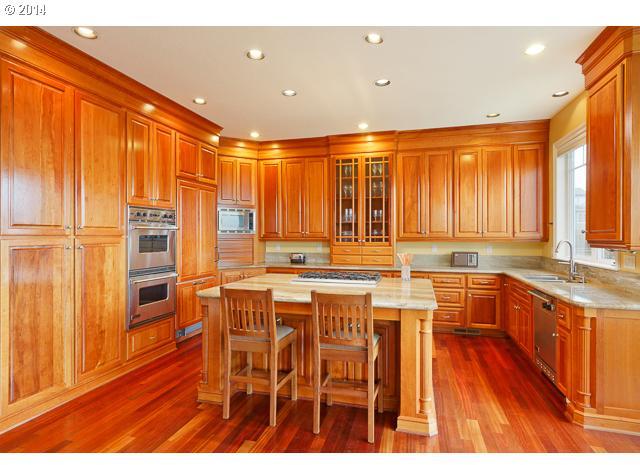 4426 Southwest Hamilton Terrace Portland, OR 97239 - Photo 3 of 16 Gallery Image 3