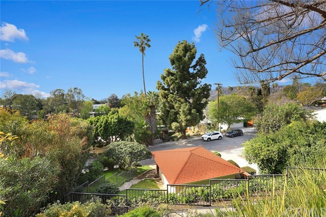 356 Cherry Drive Pasadena, CA 91105 - Photo 5 of 30