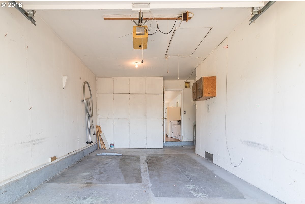 1303 Umpqua Road Woodburn, OR 97071 - Photo 14 of 26 Gallery Image 14