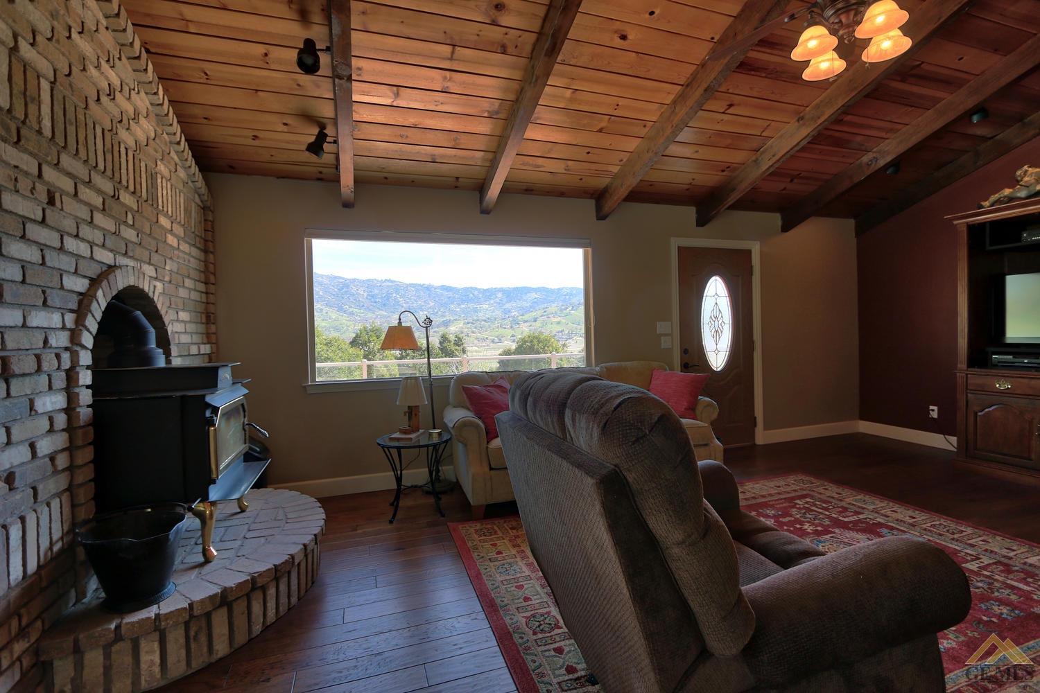 28060 Cumberland Road Tehachapi, CA 93561 - Photo 7 of 36