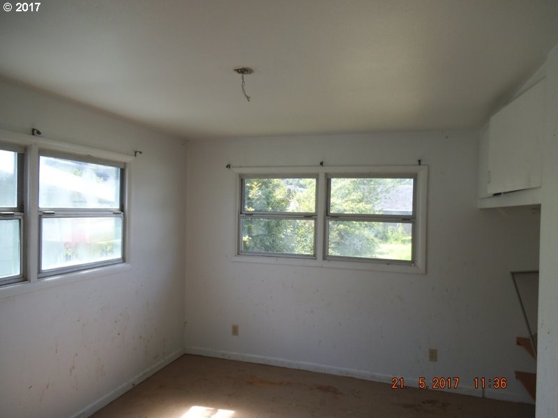 2398 Arthur Drive Reedsport, OR 97467 - Photo 11 of 23 Gallery Image 11
