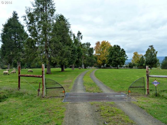 1148 Curry Road Roseburg, OR 97471 - Photo 15 of 16 Gallery Image 15