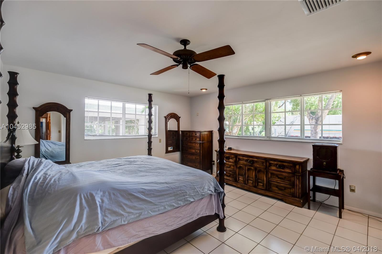1121 Sunset Road Coral Gables, FL 33146 - Photo 19 of 34 Gallery Image 19