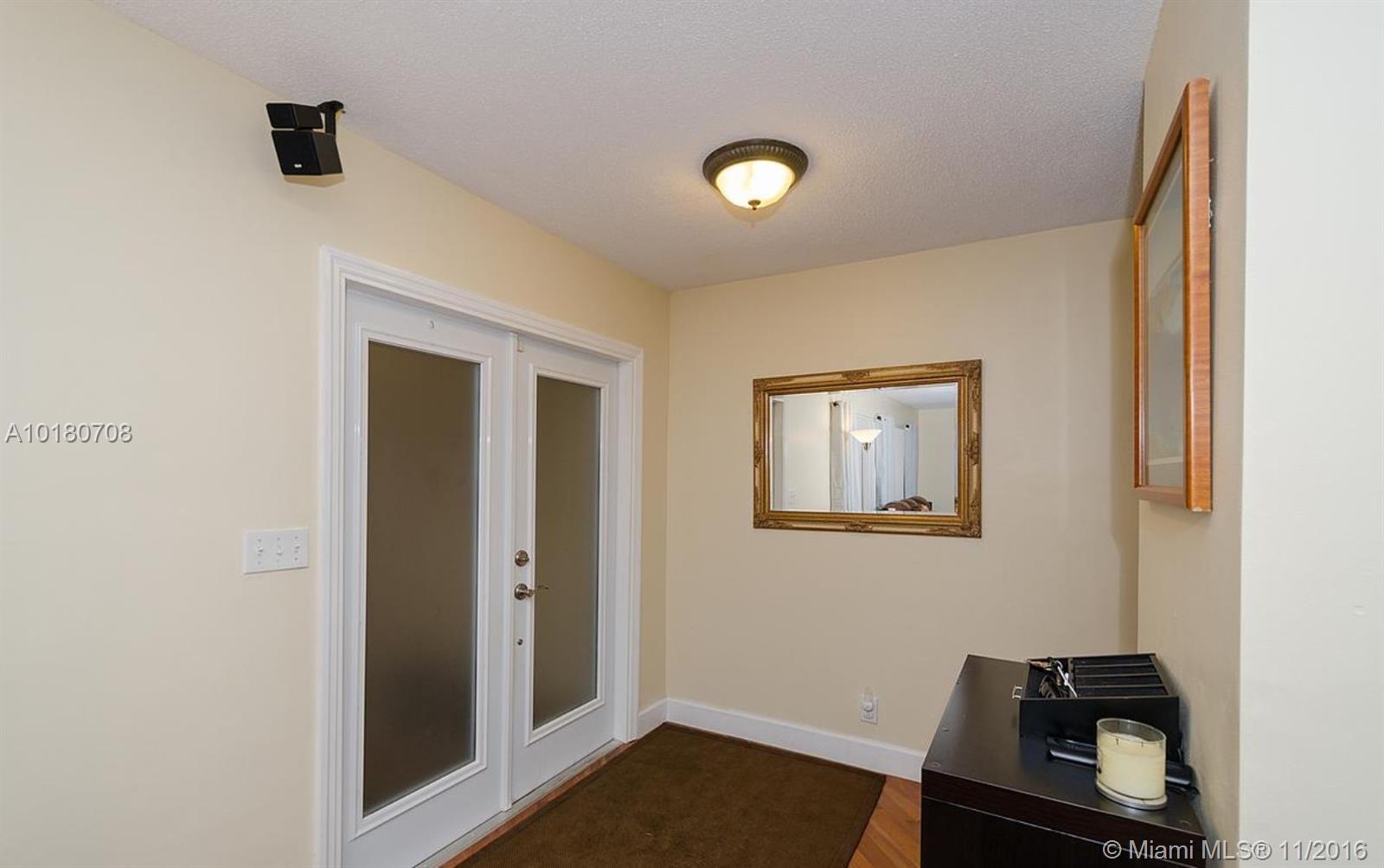 940 Southwest 74th Terrace Plantation, FL 33317 - Photo 3 of 25