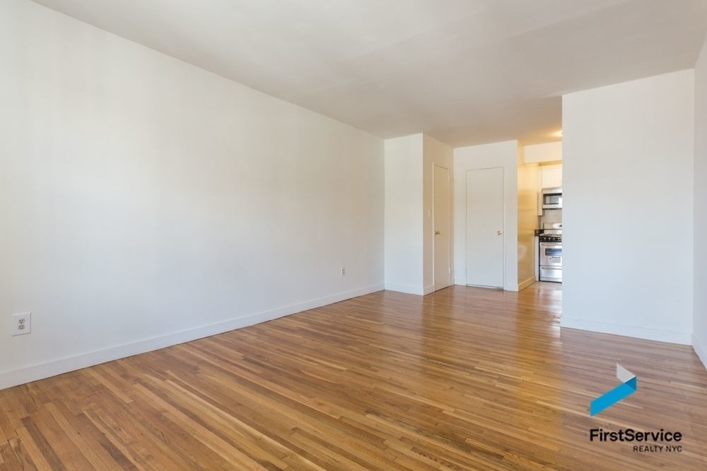 228 East 81st Street, Unit 6D Manhattan, NY 10028 - Photo 4 of 5