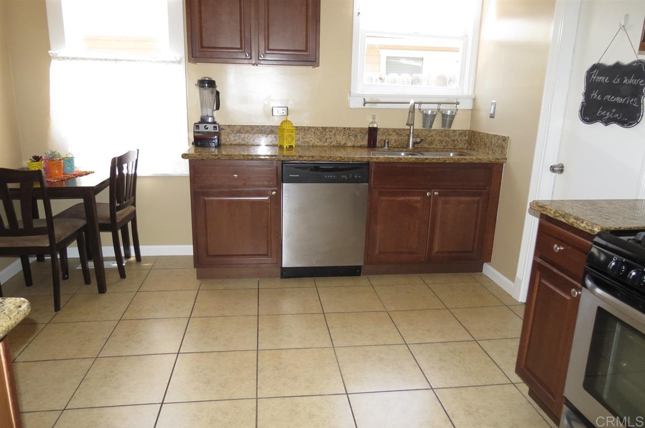 409 South Tulip Street Escondido, CA 92025 - Photo 2 of 25