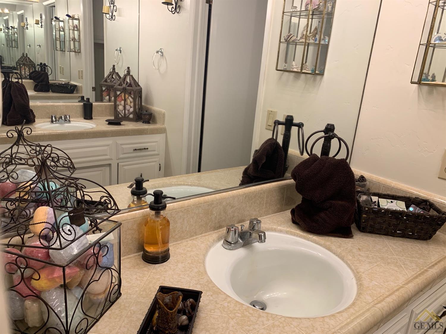 2000 Ashe Road, Unit 1 Bakersfield, CA 93309 - Photo 11 of 11