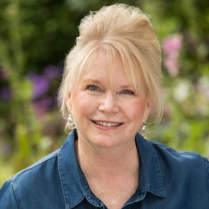 Headshot of Marcie Lowe