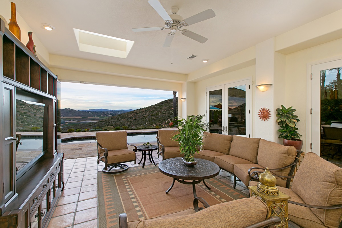 13547 Highlands Ranch Road Poway, CA 92064 - Photo 9 of 25
