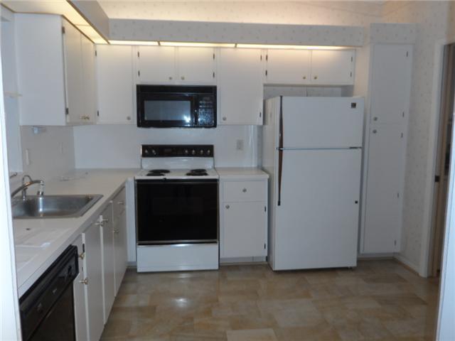 8320 Summerbreeze Lane, Unit E Boca Raton, FL 33496 - Photo 5 of 12 Gallery Image 5