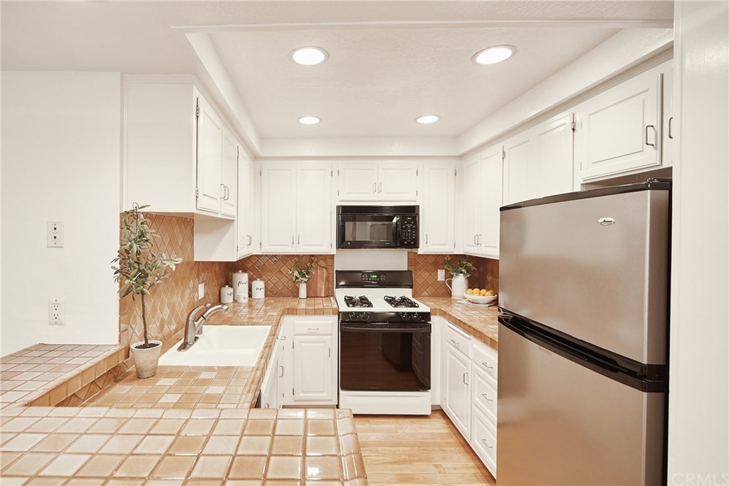 8601 Falmouth Avenue, Unit 421 Playa del Rey, CA 90293 - Photo 6 of 15