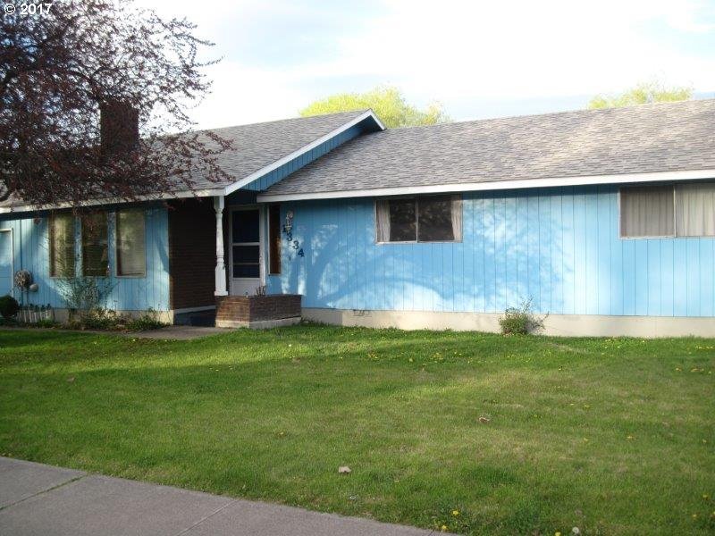 1334 Southwest 44th Street Pendleton, OR 97801 - Photo 3 of 13