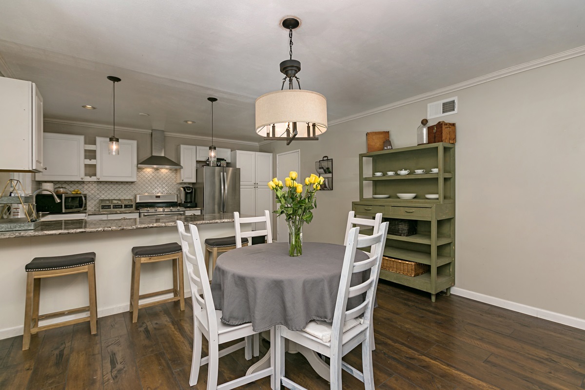 10326 Strawberry Lane Spring Valley, CA 91977 - Photo 7 of 24 Gallery Image 7