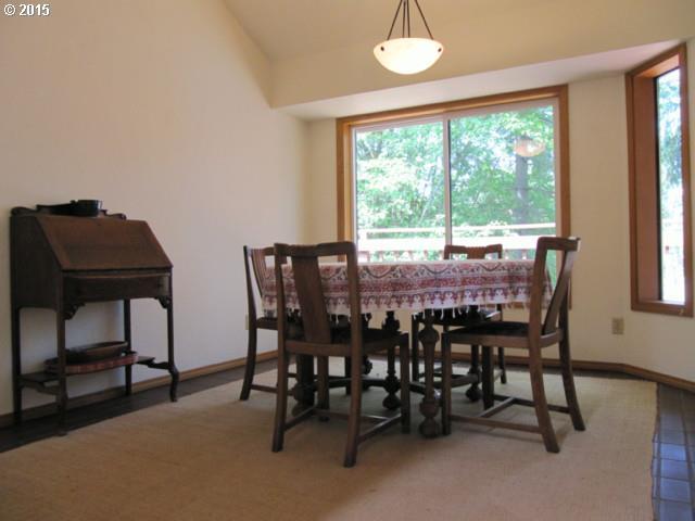 2627 Southwest Huber Street Portland, OR 97219 - Photo 13 of 16 Gallery Image 13