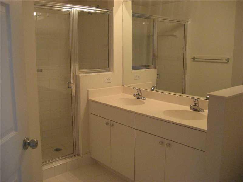 17100 North Bay Road, Unit 1407 Sunny Isles Beach, FL 33160 - Photo 5 of 15