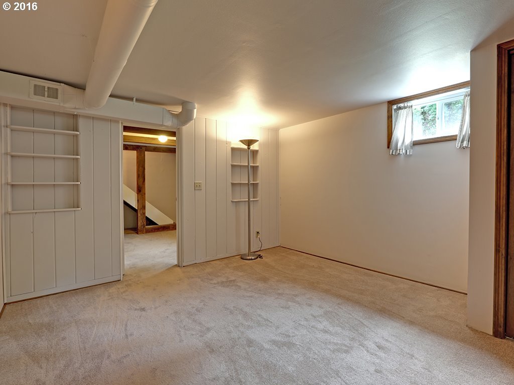10400 Southwest Walker Road Beaverton, OR 97005 - Photo 2 of 20 Gallery Image 2