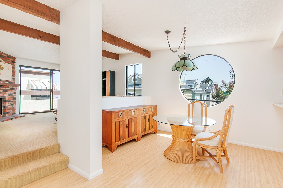 921 E Avenue, Unit E Coronado, CA 92118 - Photo 7 of 14 Dining/Living room