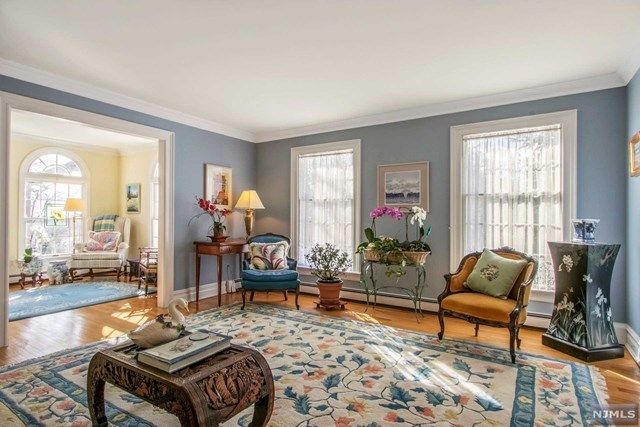397 Stonycroft Road Ridgewood, NJ 07450 - Photo 5 of 23