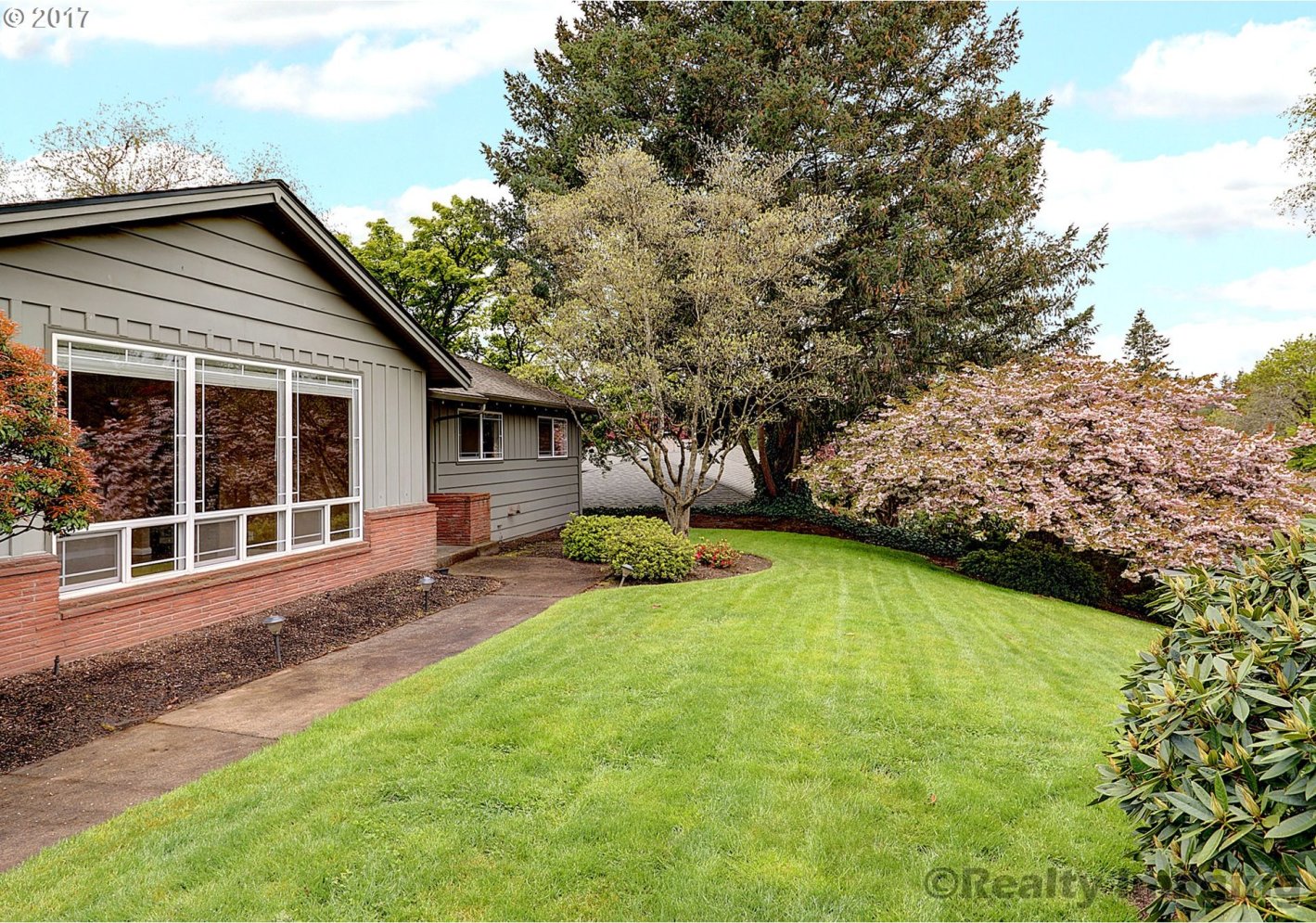 6620 Southwest Raleighwood Lane Portland, OR 97225 - Photo 2 of 27 Gallery Image 2