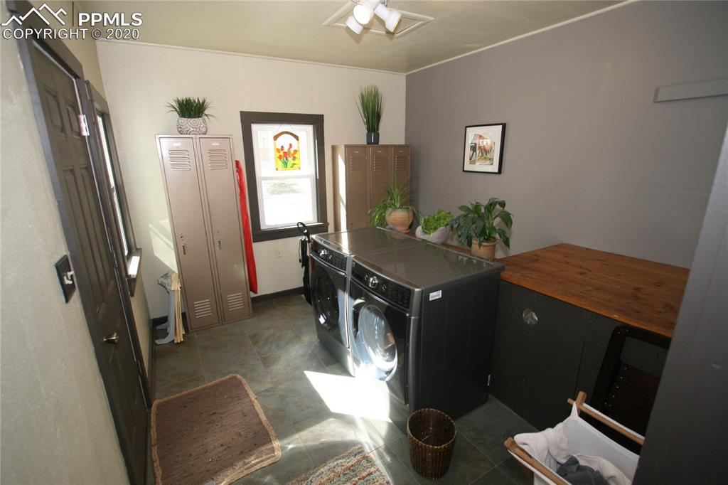 728 Alexander Road Colorado Springs, CO 80909 - Photo 5 of 12
