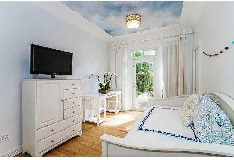 1437 Biscaya Drive Surfside, FL 33154 - Photo 17 of 26