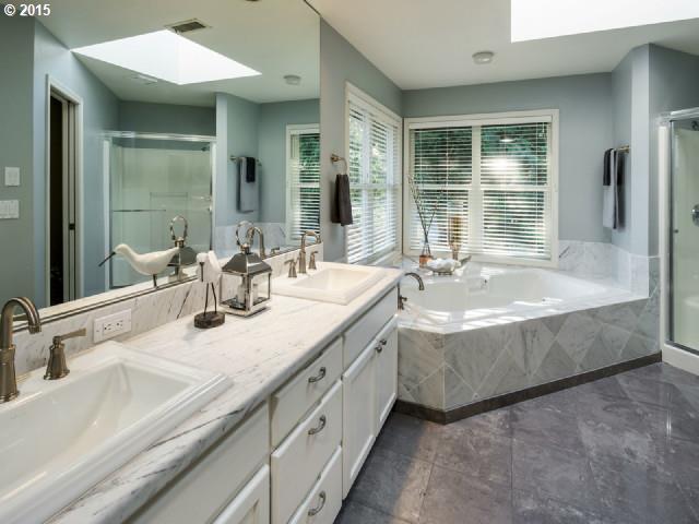 8520 Southwest Jamieson Road Portland, OR 97225 - Photo 5 of 15 Gallery Image 5
